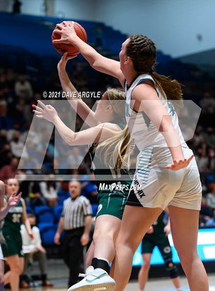 Thumbnail 1 in Farmington vs. Olympus (UHSAA 5A Semifinal) photogallery.
