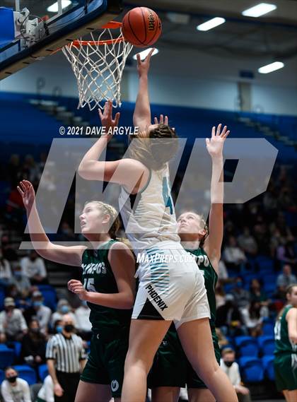 Thumbnail 3 in Farmington vs. Olympus (UHSAA 5A Semifinal) photogallery.