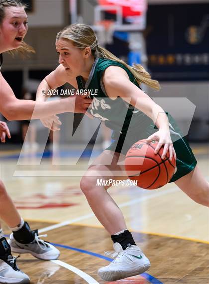 Thumbnail 3 in Farmington vs. Olympus (UHSAA 5A Semifinal) photogallery.