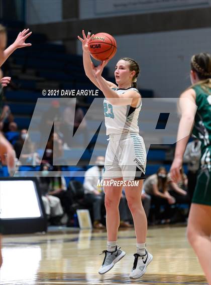 Thumbnail 1 in Farmington vs. Olympus (UHSAA 5A Semifinal) photogallery.