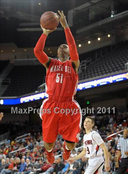 Thumbnail 1 in Mater Dei vs. Centennial (CIF SoCal D1 Regional Final) photogallery.