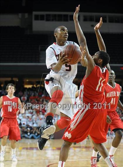 Thumbnail 3 in Mater Dei vs. Centennial (CIF SoCal D1 Regional Final) photogallery.
