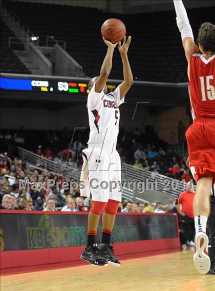 Thumbnail 3 in Mater Dei vs. Centennial (CIF SoCal D1 Regional Final) photogallery.