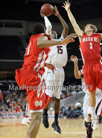 Thumbnail 2 in Mater Dei vs. Centennial (CIF SoCal D1 Regional Final) photogallery.