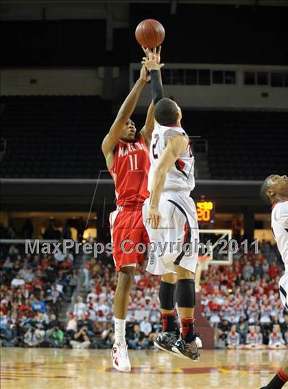 Thumbnail 2 in Mater Dei vs. Centennial (CIF SoCal D1 Regional Final) photogallery.