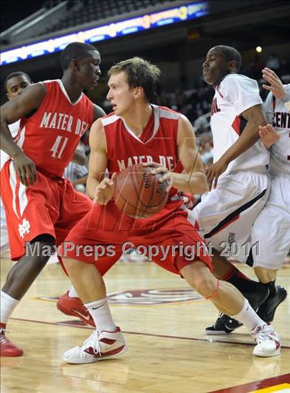 Thumbnail 1 in Mater Dei vs. Centennial (CIF SoCal D1 Regional Final) photogallery.