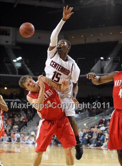 Thumbnail 1 in Mater Dei vs. Centennial (CIF SoCal D1 Regional Final) photogallery.