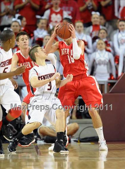 Thumbnail 2 in Mater Dei vs. Centennial (CIF SoCal D1 Regional Final) photogallery.