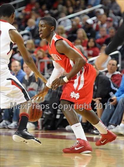 Thumbnail 1 in Mater Dei vs. Centennial (CIF SoCal D1 Regional Final) photogallery.