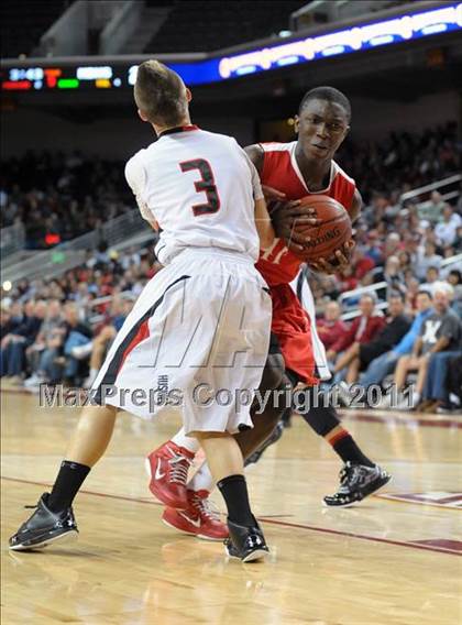 Thumbnail 3 in Mater Dei vs. Centennial (CIF SoCal D1 Regional Final) photogallery.