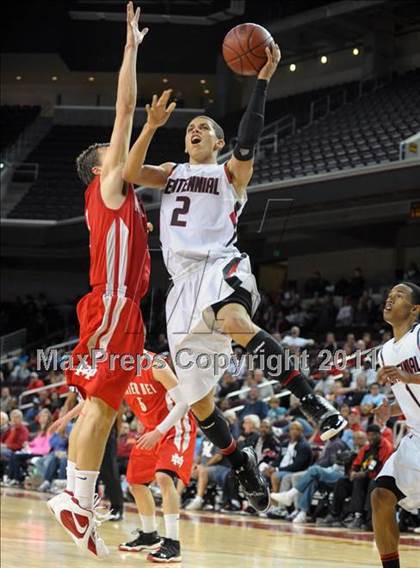 Thumbnail 2 in Mater Dei vs. Centennial (CIF SoCal D1 Regional Final) photogallery.