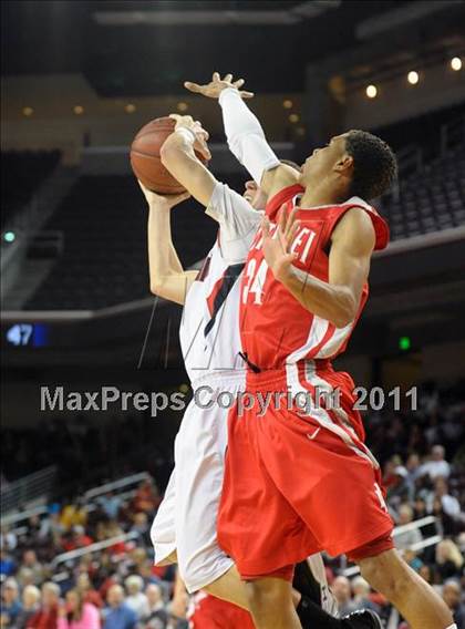 Thumbnail 1 in Mater Dei vs. Centennial (CIF SoCal D1 Regional Final) photogallery.