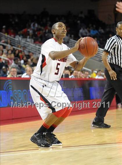 Thumbnail 2 in Mater Dei vs. Centennial (CIF SoCal D1 Regional Final) photogallery.