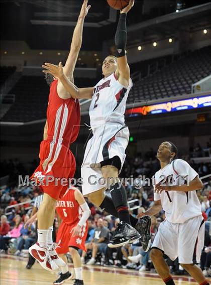 Thumbnail 3 in Mater Dei vs. Centennial (CIF SoCal D1 Regional Final) photogallery.