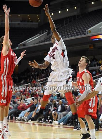 Thumbnail 3 in Mater Dei vs. Centennial (CIF SoCal D1 Regional Final) photogallery.