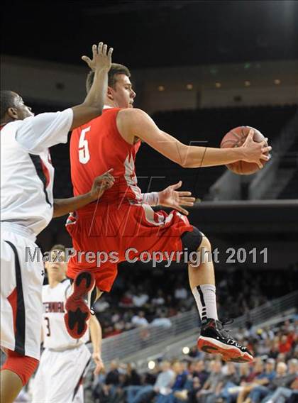 Thumbnail 3 in Mater Dei vs. Centennial (CIF SoCal D1 Regional Final) photogallery.