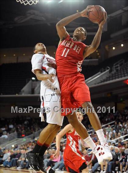 Thumbnail 1 in Mater Dei vs. Centennial (CIF SoCal D1 Regional Final) photogallery.