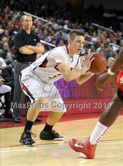 Thumbnail 3 in Mater Dei vs. Centennial (CIF SoCal D1 Regional Final) photogallery.