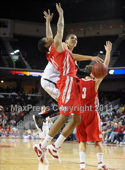 Thumbnail 1 in Mater Dei vs. Centennial (CIF SoCal D1 Regional Final) photogallery.