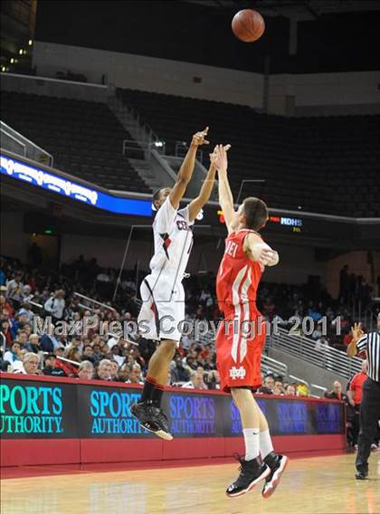 Thumbnail 2 in Mater Dei vs. Centennial (CIF SoCal D1 Regional Final) photogallery.