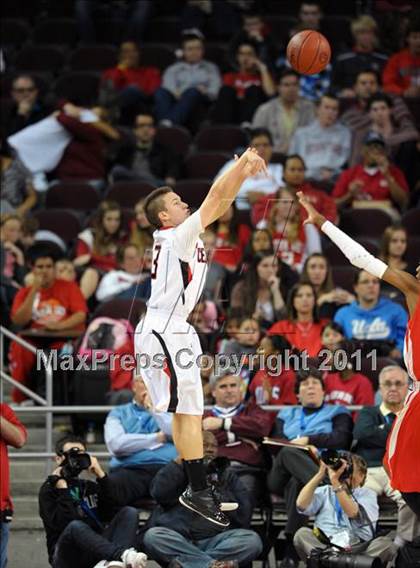 Thumbnail 3 in Mater Dei vs. Centennial (CIF SoCal D1 Regional Final) photogallery.