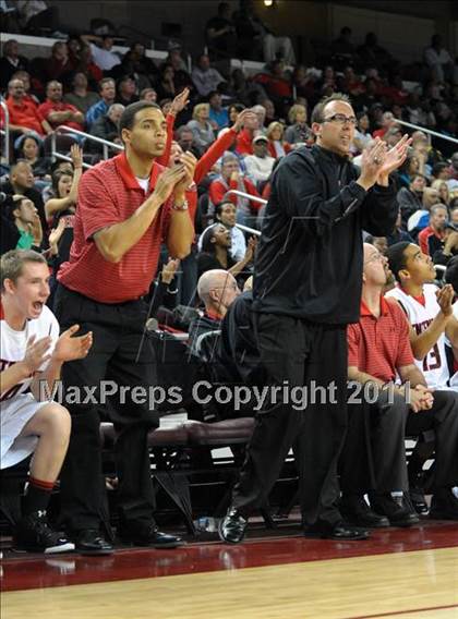 Thumbnail 2 in Mater Dei vs. Centennial (CIF SoCal D1 Regional Final) photogallery.