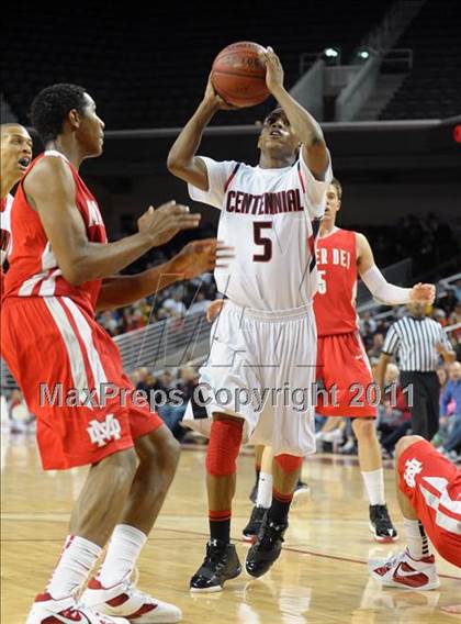 Thumbnail 2 in Mater Dei vs. Centennial (CIF SoCal D1 Regional Final) photogallery.