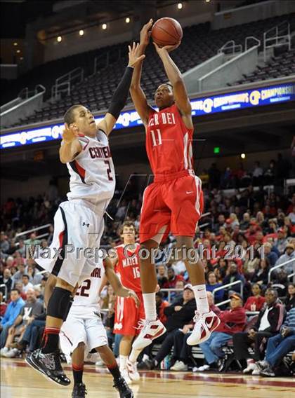 Thumbnail 3 in Mater Dei vs. Centennial (CIF SoCal D1 Regional Final) photogallery.