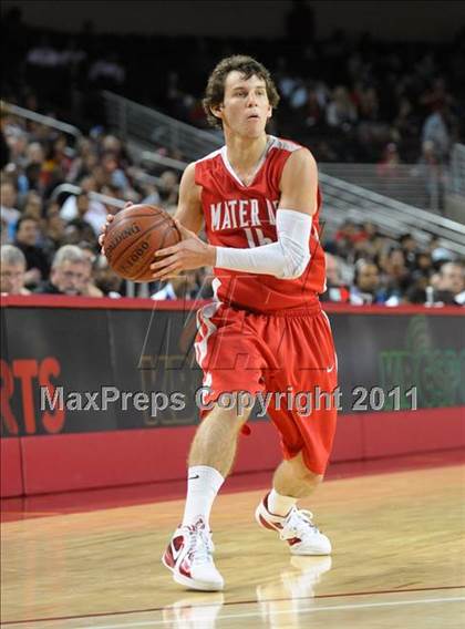 Thumbnail 3 in Mater Dei vs. Centennial (CIF SoCal D1 Regional Final) photogallery.