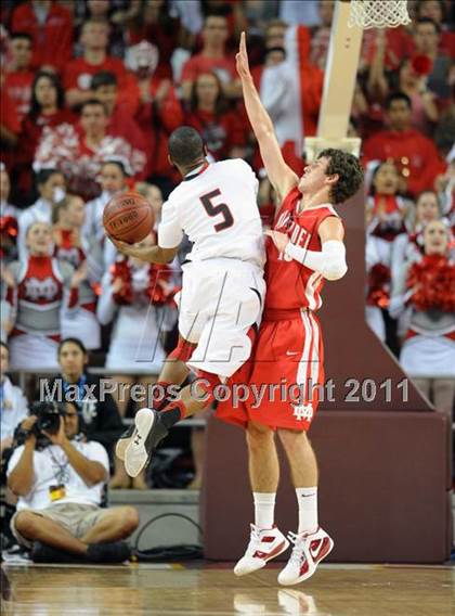 Thumbnail 1 in Mater Dei vs. Centennial (CIF SoCal D1 Regional Final) photogallery.