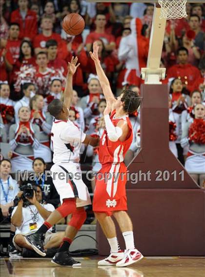Thumbnail 2 in Mater Dei vs. Centennial (CIF SoCal D1 Regional Final) photogallery.