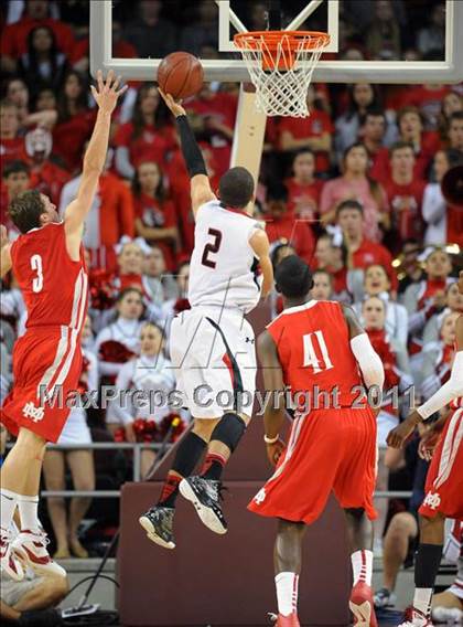 Thumbnail 2 in Mater Dei vs. Centennial (CIF SoCal D1 Regional Final) photogallery.