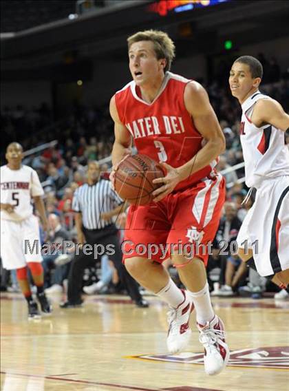 Thumbnail 3 in Mater Dei vs. Centennial (CIF SoCal D1 Regional Final) photogallery.