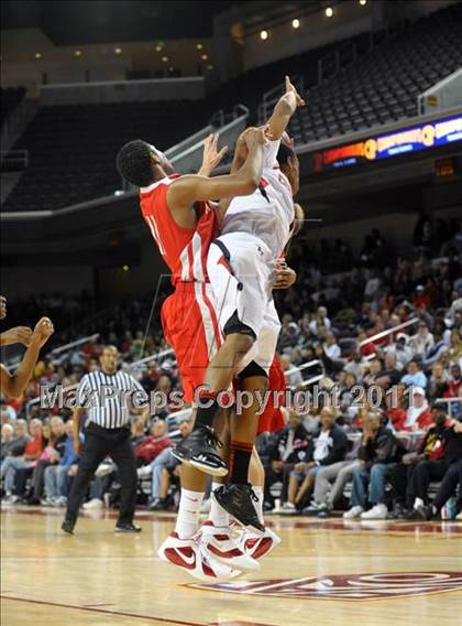 Thumbnail 1 in Mater Dei vs. Centennial (CIF SoCal D1 Regional Final) photogallery.