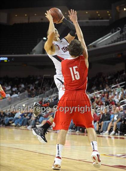 Thumbnail 2 in Mater Dei vs. Centennial (CIF SoCal D1 Regional Final) photogallery.