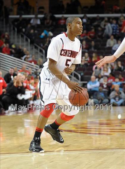 Thumbnail 3 in Mater Dei vs. Centennial (CIF SoCal D1 Regional Final) photogallery.