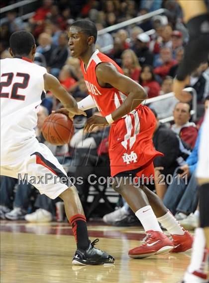Thumbnail 2 in Mater Dei vs. Centennial (CIF SoCal D1 Regional Final) photogallery.