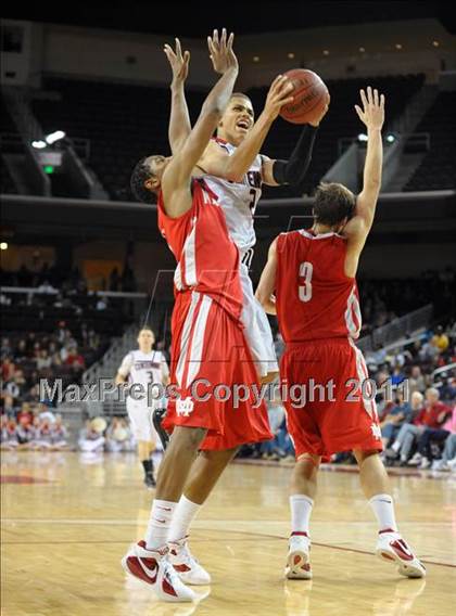 Thumbnail 3 in Mater Dei vs. Centennial (CIF SoCal D1 Regional Final) photogallery.