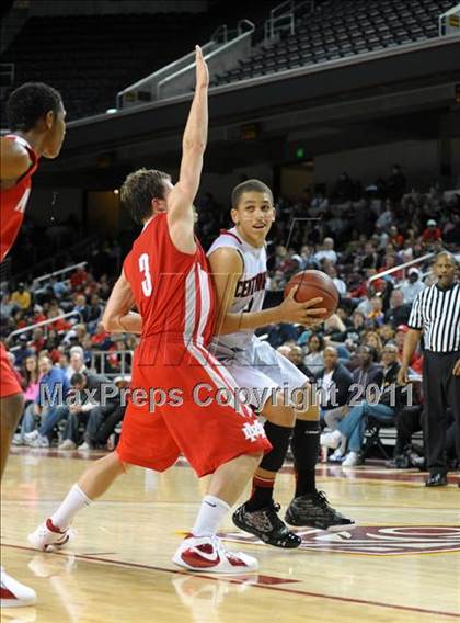 Thumbnail 1 in Mater Dei vs. Centennial (CIF SoCal D1 Regional Final) photogallery.