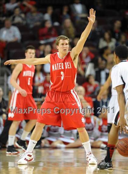 Thumbnail 2 in Mater Dei vs. Centennial (CIF SoCal D1 Regional Final) photogallery.