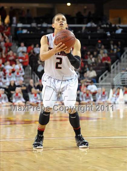 Thumbnail 2 in Mater Dei vs. Centennial (CIF SoCal D1 Regional Final) photogallery.