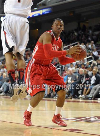 Thumbnail 2 in Mater Dei vs. Centennial (CIF SoCal D1 Regional Final) photogallery.
