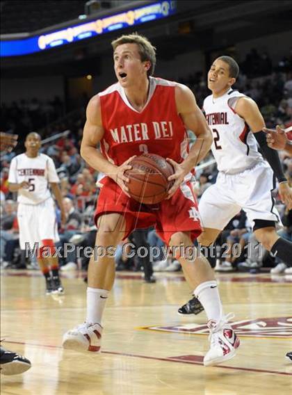 Thumbnail 1 in Mater Dei vs. Centennial (CIF SoCal D1 Regional Final) photogallery.