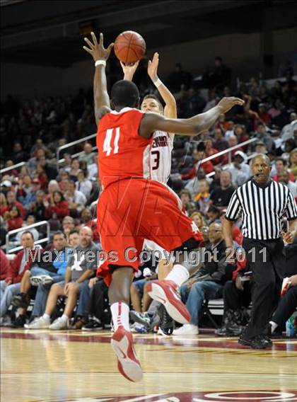 Thumbnail 1 in Mater Dei vs. Centennial (CIF SoCal D1 Regional Final) photogallery.
