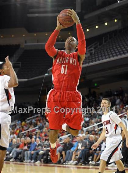 Thumbnail 3 in Mater Dei vs. Centennial (CIF SoCal D1 Regional Final) photogallery.