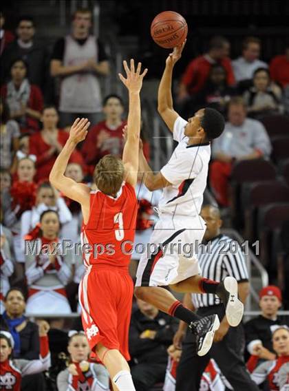 Thumbnail 3 in Mater Dei vs. Centennial (CIF SoCal D1 Regional Final) photogallery.
