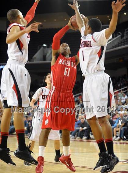 Thumbnail 3 in Mater Dei vs. Centennial (CIF SoCal D1 Regional Final) photogallery.