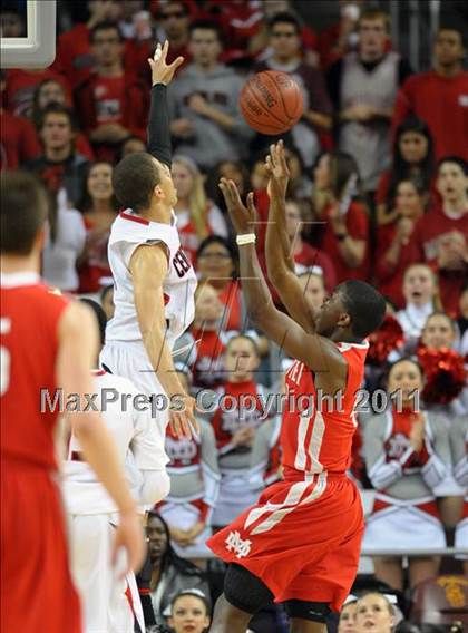 Thumbnail 1 in Mater Dei vs. Centennial (CIF SoCal D1 Regional Final) photogallery.