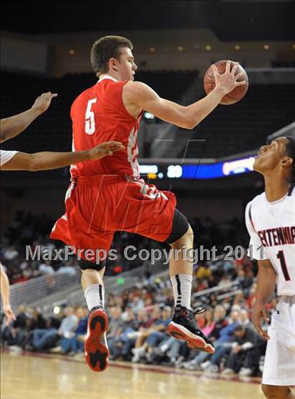 Thumbnail 1 in Mater Dei vs. Centennial (CIF SoCal D1 Regional Final) photogallery.