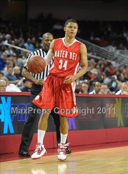 Thumbnail 3 in Mater Dei vs. Centennial (CIF SoCal D1 Regional Final) photogallery.
